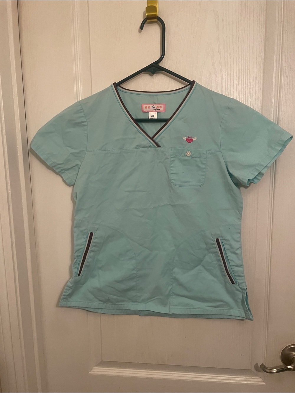 Koi brand scrub top Heart-Embroidered V-Neck Scrub Top in Tiffany blue size XS